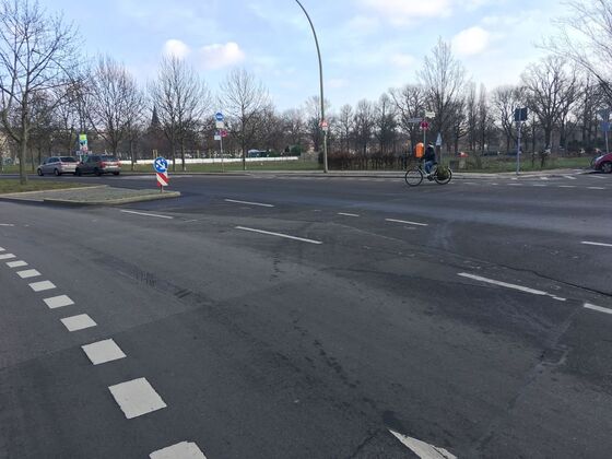 Hier muss sich was tun! Im Hintergrund die Werneuchener Wiese