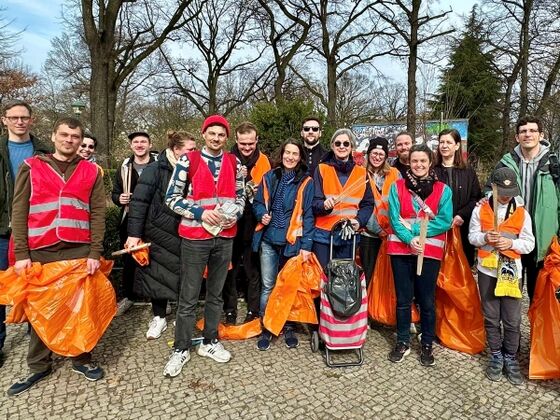 Die SPD Mauerpark und andere Freund*innen eines sauberen Platzes